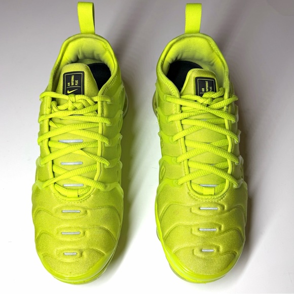 Nike Air Women’s VaporMax Plus Tennis Ball Athletic Sneakers Size- 8 - Picture 2 of 9